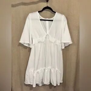 Elegant White V-Neck Women's Top